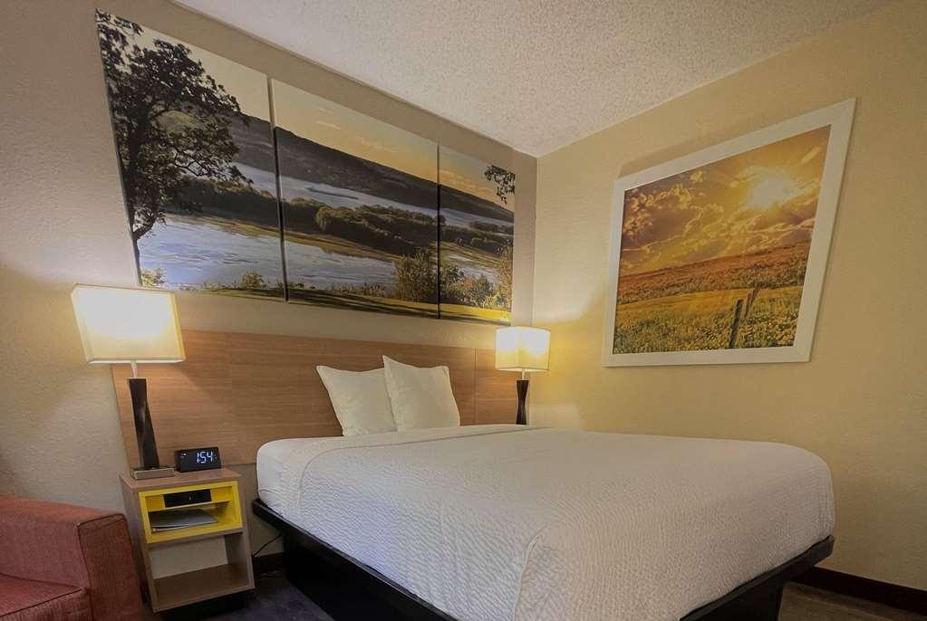 Days Inn & Suites By Wyndham Kaukauna Wi Zimmer foto